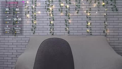 Snapshot of emiliaduchess chatting on 02.27.25 Amili online show from 02.27.25