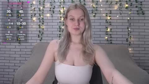 Snapshot of emiliaduchess chatting on 03.01.25 Amili online show from 03.01.25