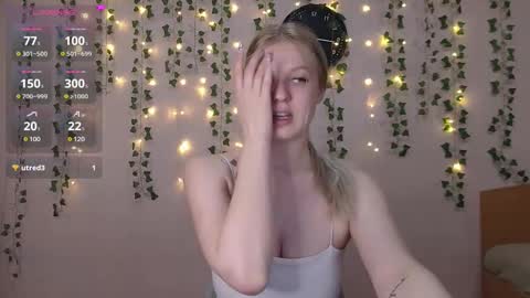 Snapshot of emiliaduchess chatting on 03.06.25 Amili online show from 03.06.25