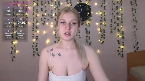 Snapshot of emiliaduchess chatting on 03.09.25 Amili online show from 03.09.25