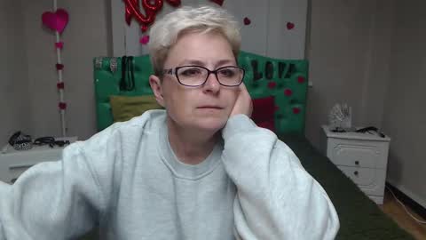 EmiliaGree online show from 09.29.25