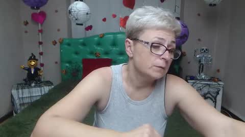 EmiliaGree online show from 10.29.25