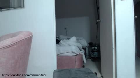 Snapshot of emilianita chatting on 10.30.25 emilianita online show from 10.30.25