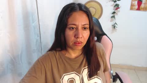 emiliany layla perez online show from 12.24.24