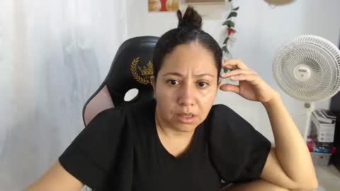 emiliany layla perez online show from 09.15.25