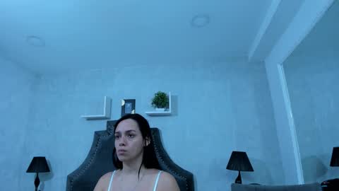 Snapshot of emiliarose_ chatting on 10.12.25 EmiliaRose online show from 10.12.25