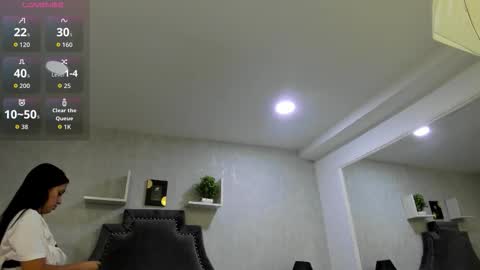 Snapshot of emiliarose_ chatting on 10.19.25 EmiliaRose online show from 10.19.25