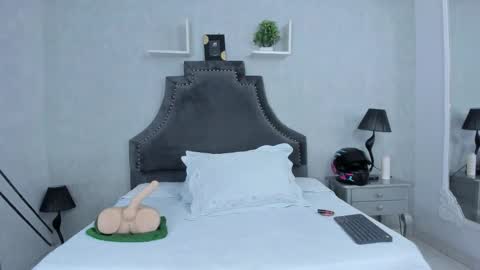 EmiliaRose online show from 11.13.25