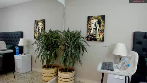 Snapshot of emilio_brandon chatting on 10.19.25 Emilio online show from 10.19.25