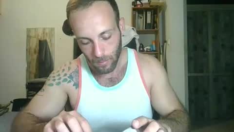 EmilioZem8 online show from 12.19.24