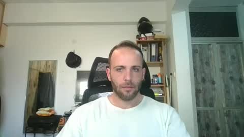 EmilioZem8 online show from 01.04.25