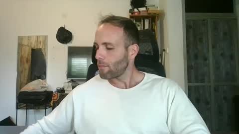 EmilioZem8 online show from 01.11.25