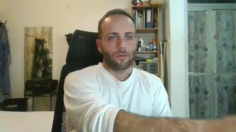 EmilioZem8 online show from 02.21.25