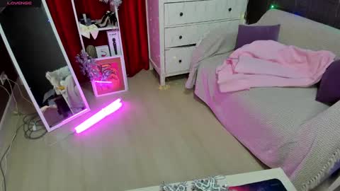 Emiliya online show from 12.03.24