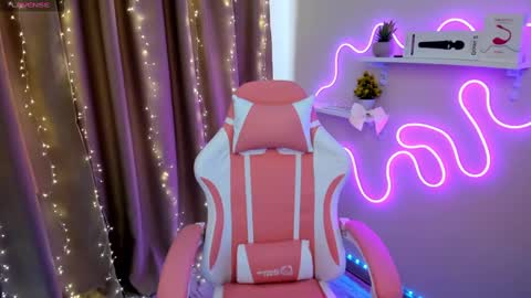 Emiliya online show from 03.05.25