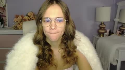 Emilly online show from 11.28.25