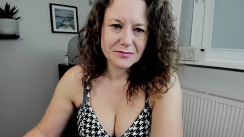 Emilly online show from 12.08.24