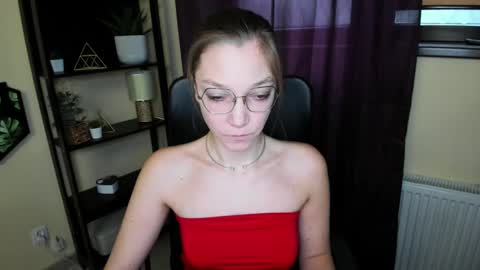 Emilly online show from 03.11.25