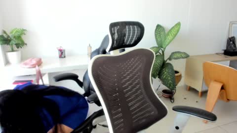 Emilly  online show from 11.07.25