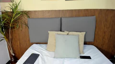 Snapshot of emillyharper_ chatting on 10.06.25 emillyharper_ online show from 10.06.25