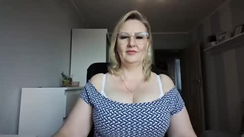 EmillyLove online show from 03.11.26
