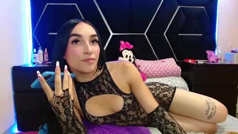 emillystonex online show from 12.17.24