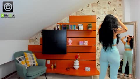 Snapshot of emillytaylor chatting on 02.04.25 EmillyTaylor online show from 02.04.25