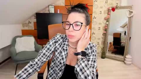 Snapshot of emillytaylor chatting on 09.15.25 EmillyTaylor online show from 09.15.25