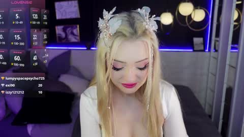 Snapshot of emily_air chatting on 12.21.24 Emily online show from 12.21.24