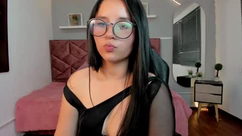 Emily Carter online show from 02.05.25