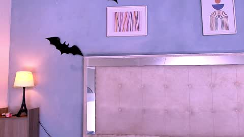 emily_castillo1_ online show from 11.21.25