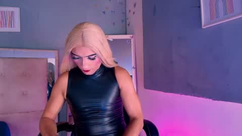 Snapshot of emily_castillo1_ chatting on 07.02.26 emily_castillo1_ online show from 07.02.26