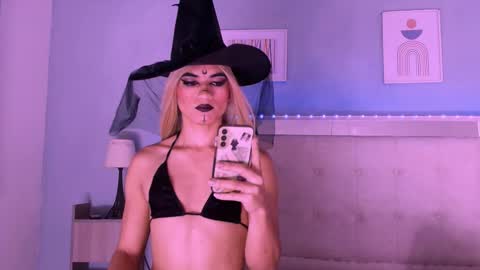 emily_castillo_1 online show from 10.04.25