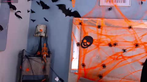 emily_castillo_1 online show from 10.26.25