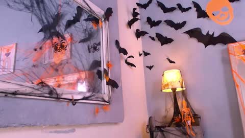 emily_castillo_1 online show from 10.29.25