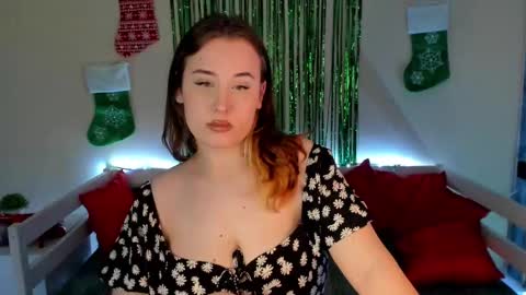 Snapshot of emily_gin chatting on 12.28.24 EMILY online show from 12.28.24