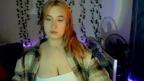 Snapshot of emily_gin chatting on 02.12.25 EMILY online show from 02.12.25
