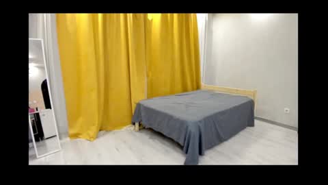 Snapshot of emily_gold1 chatting on 02.01.25 My name is EMILY. Please say hello I like to chat with you. If you have requests or dirty talk please online show from 02.01.25