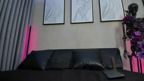 emily_hex online show from 09.11.25