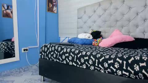 Emily jhon online show from 10.21.25