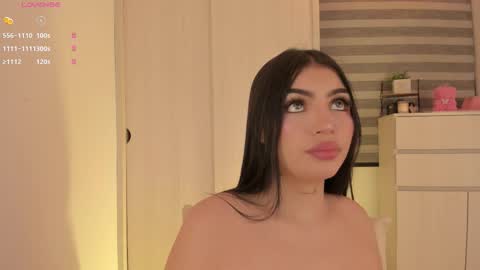 EmilyKenner  Independent model  online show from 11.14.25