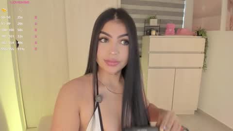 EmilyKenner  Independent model  online show from 11.18.25