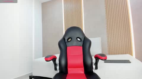 emily_kovac online show from 12.05.25