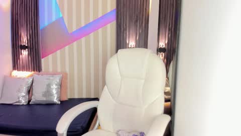 Emily online show from 10.24.25