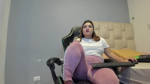 Emi  independent model  online show from 02.06.25