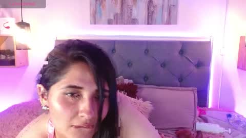 Snapshot of emily_leinn chatting on 03.04.25 E M I L Y online show from 03.04.25
