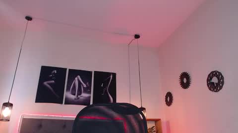 E M I L Y  online show from 10.10.25