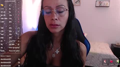 emily leroy. online show from 11.04.25