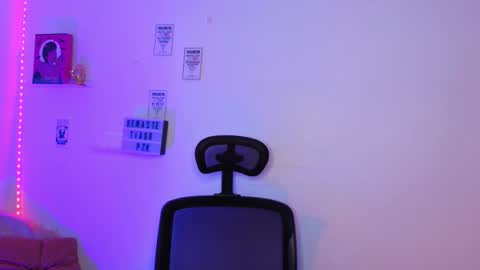 Emily Lindey online show from 03.25.26