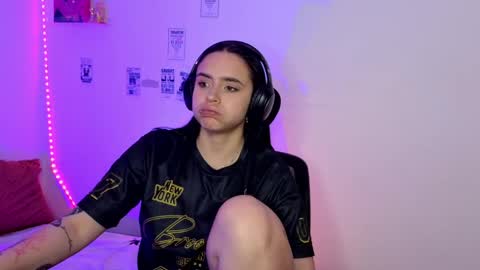 Emily Lindey online show from 04.06.26